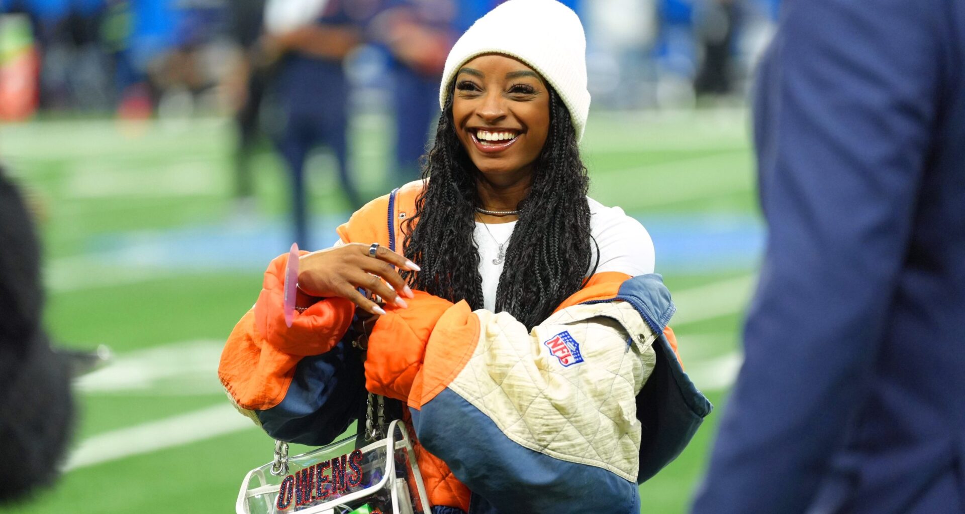 Simone Biles turns heads after NFL announcement