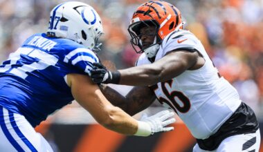 Colts Re-Sign OT Luke Tenuta