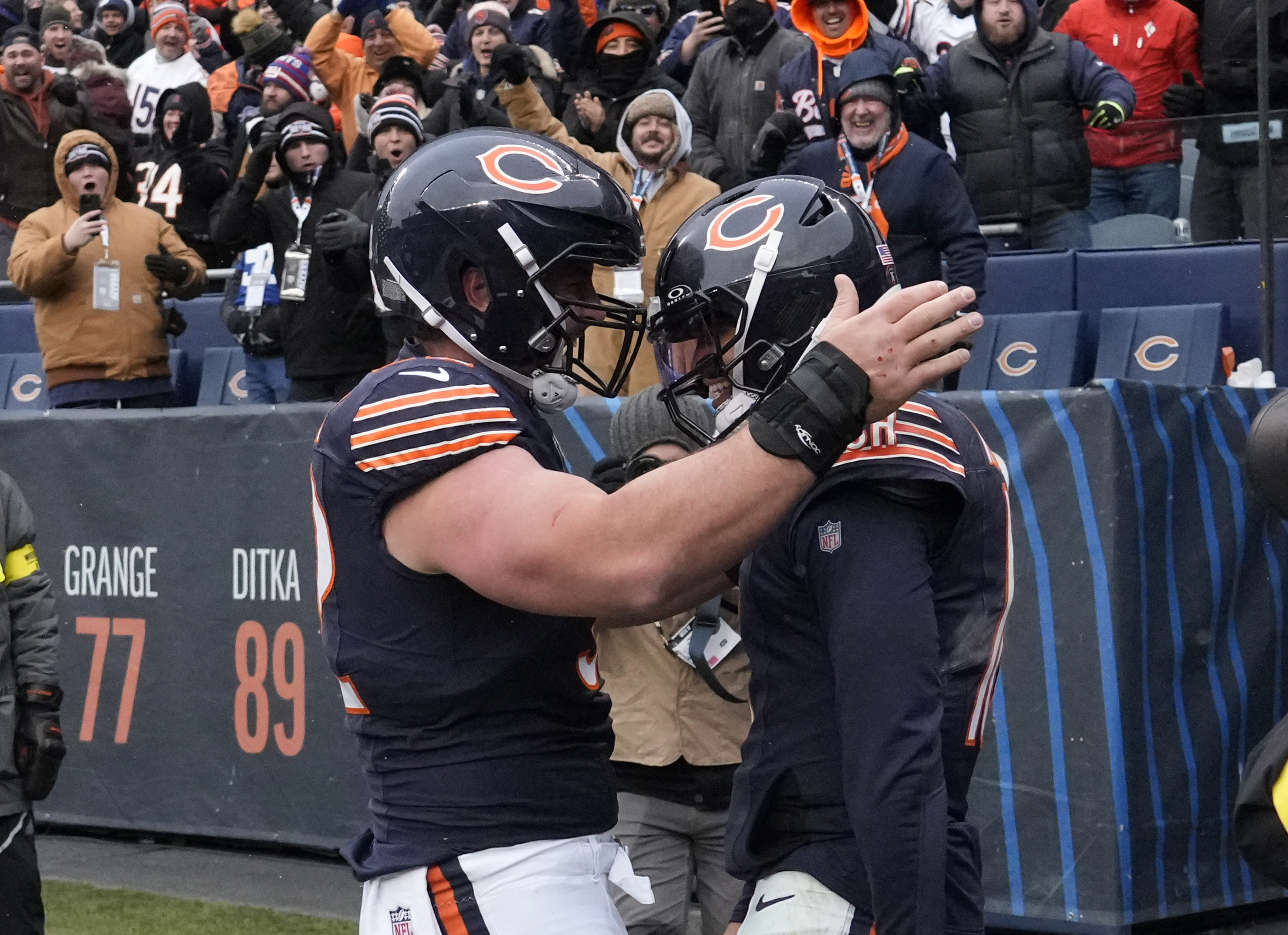 Chicago Bears’ Caleb Williams has 1-word reaction to teammate’s retirement