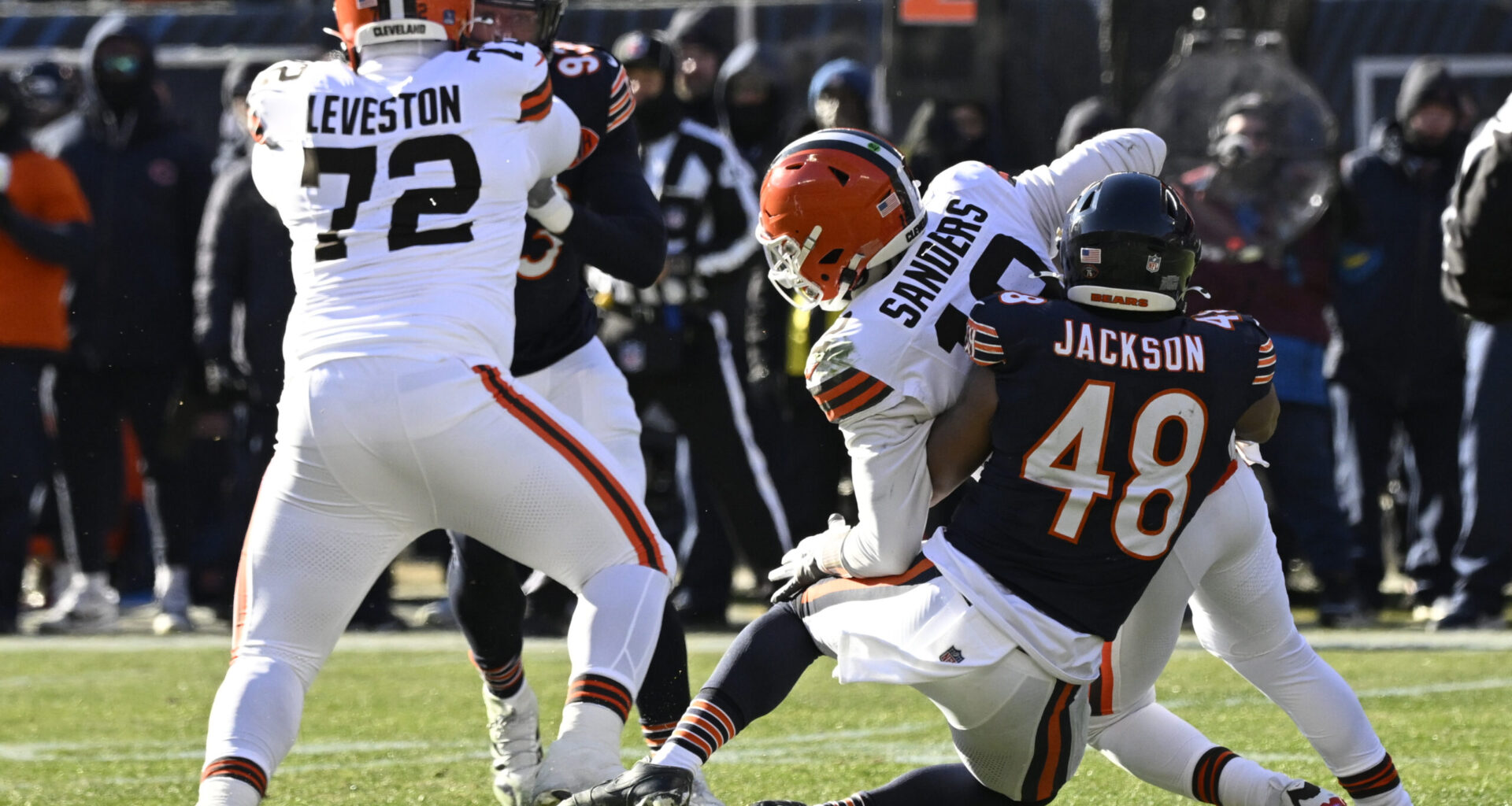 Bears Hand Contracts to Daniel Hardy, D'Marco Jackson Ahead of Free Agency