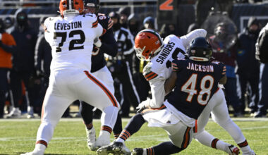 Bears Hand Contracts to Daniel Hardy, D'Marco Jackson Ahead of Free Agency