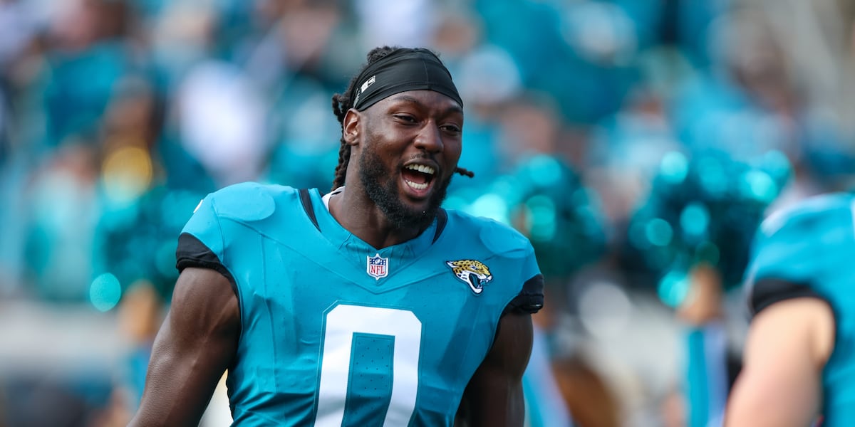 Carolina Panthers add linebacker Devin Lloyd in free agency