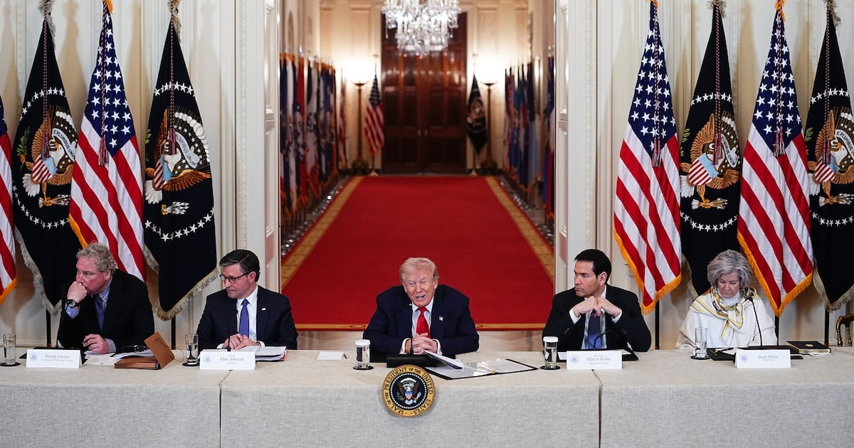 Trump plans to have college sports legislation in place by football season