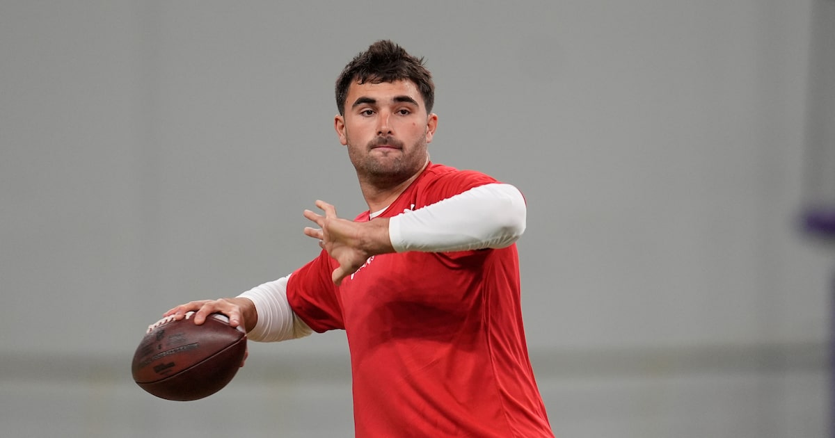 Dallas Cowboys, quarterback Sam Howell agree to terms on one-year contract