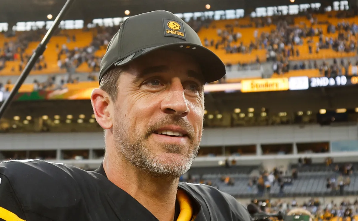 Aaron Rodgers confirms retirement rumors update after no progress in talks with Steelers