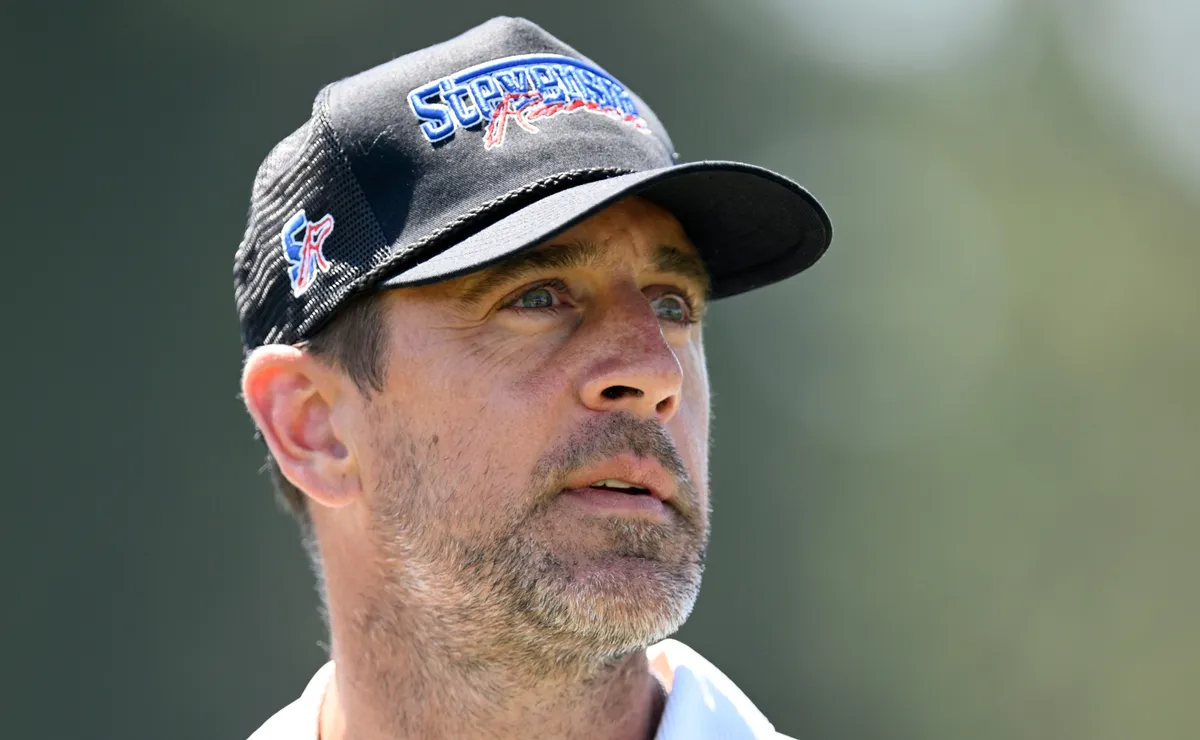 Aaron Rodgers' decision to play in 2026 with Steelers is 'coming down to money'