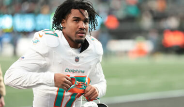 NFL news, free agency updates: Dolphins reportedly trade WR Jaylen Waddle to Broncos; Jets trade Justin Fields to Chiefs in exchange for 6th-round pick