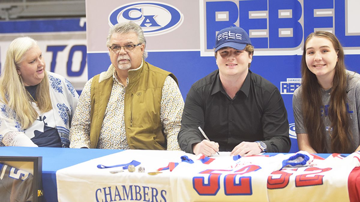 Bridges commits to Central Georgia Tech football