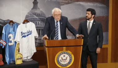 Senator Bernie Sanders wants to keep the Bears in Illinois – NBC Chicago