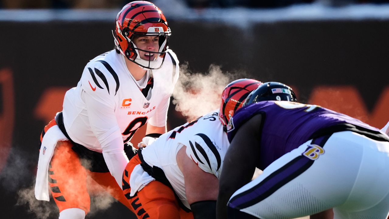 Bengals re-sign Dalton Risner to one-year deal to play right guard