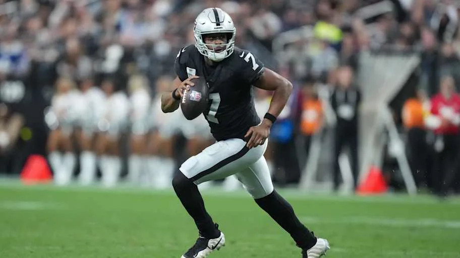 Las Vegas Raiders quarterback Geno Smith