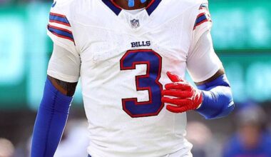 Bills Re-Sign Longtime Safety | WGR Sports Radio Buffalo
