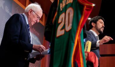 Bernie Sanders' Chicago Bears bill aims to slow teams' moves out of state