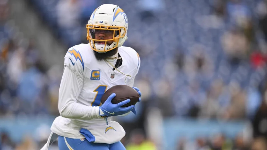 Allen warms up prior to the game against the Tennessee Titans at Nissan Stadium. 