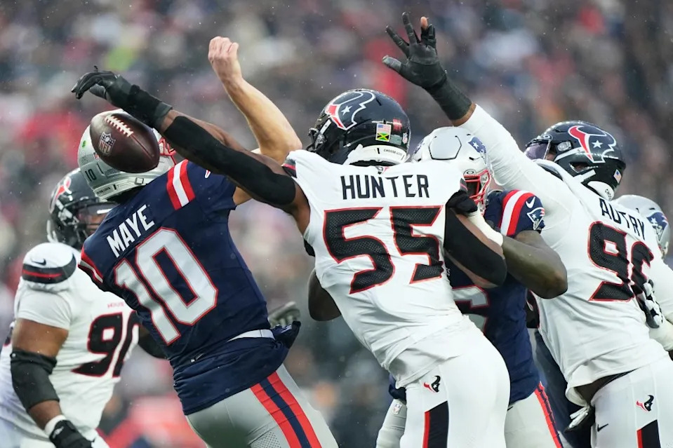 Danielle Hunter (55) sacks and forces Drake Maye to fumble, which the Patriots recovered, during the first half of the Texans’ AFC divisional round loss on Jan. 18, 2026, in Foxborough, Mass. AP