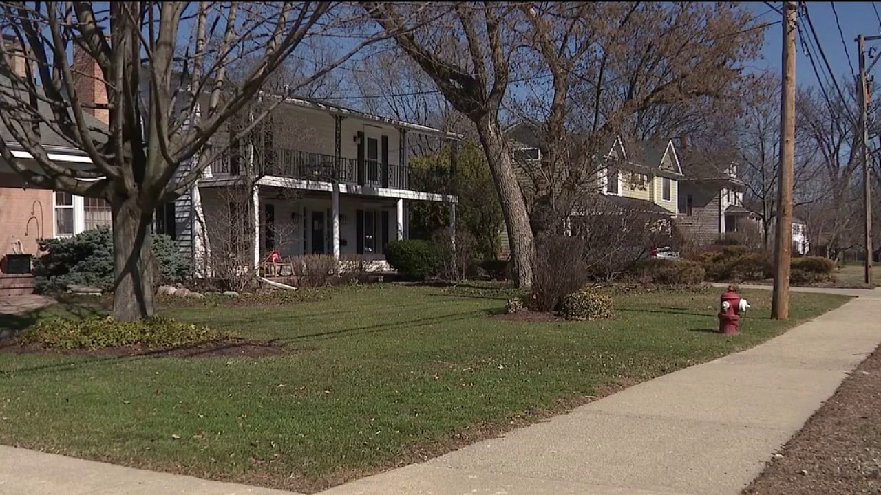 Chicago suburb bans Airbnb rentals, effective on July 1