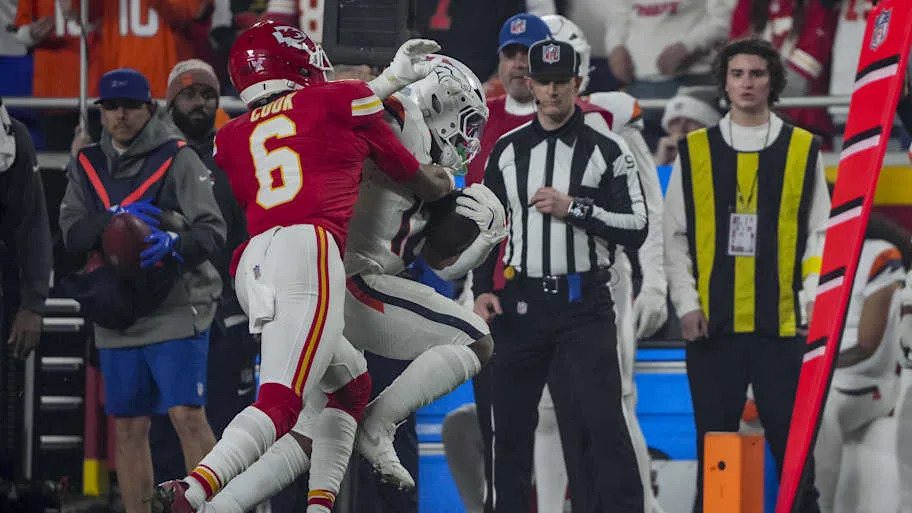 Kansas City Chiefs safety Bryan Coo