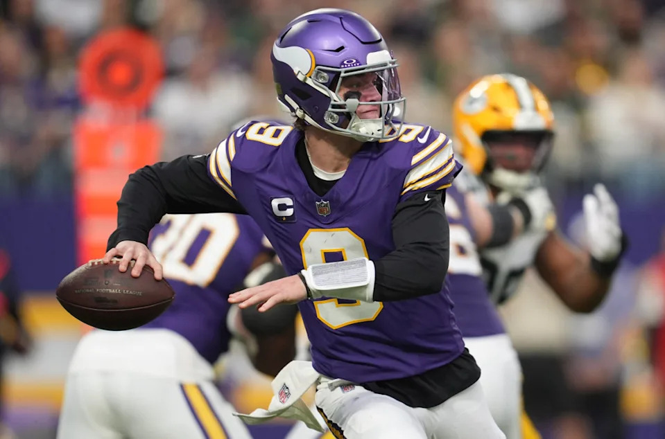 Minnesota Vikings quarterback J.J. McCarthy (9) throws a pass against the Green Bay Packers during the second quarter at U.S. Bank Stadium.Matt Blewett-Imagn Images