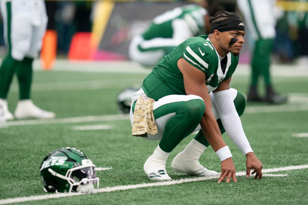 New York Jets quarterback Justin Fields 