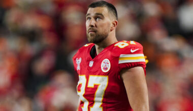 6-Foot-3 Oregon product predicted to replace Travis Kelce in Chiefs