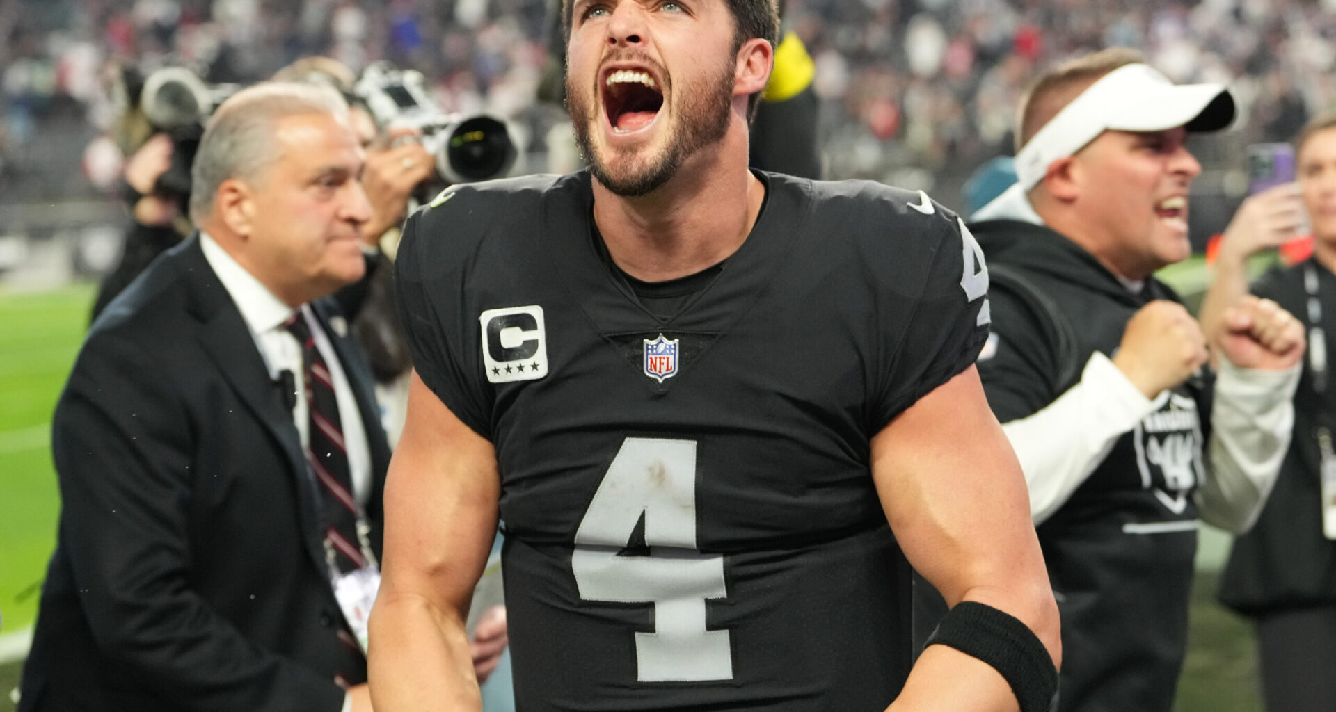 Derek Carr describes ‘complete Oakland Raider experience’ after injury in 2016 season