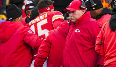 Mahomes injury forces Chiefs to make quarterback decision