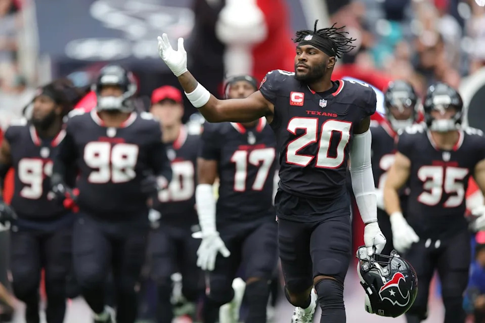 Jimmie Ward #20 of the Houston Texans takes the field for a game /amat NRG Stadium on December 15, 2024 in Houston, Texas. Getty Images