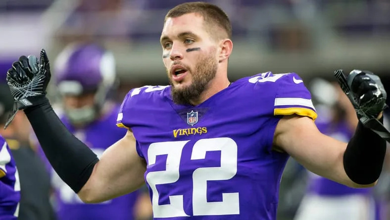 Harrison Smith warms up on the field before a Vikings preseason game. Vikings rumors 2026