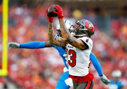 Mike Evans Bids Bucs Fans Goodbye - JoeBucsFan.com