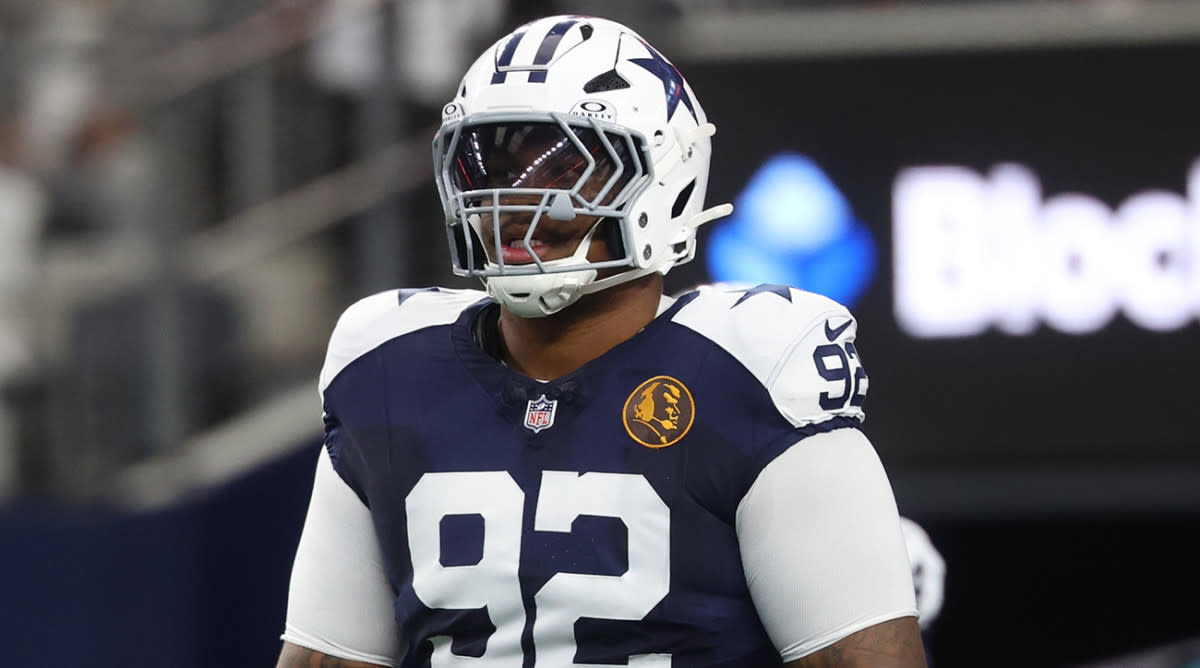 Dallas Cowboys defensive tackle Quinnen Williams (92) warms up prior to the game against the Kansas City Chiefs.Kevin Jairaj-Imagn Images