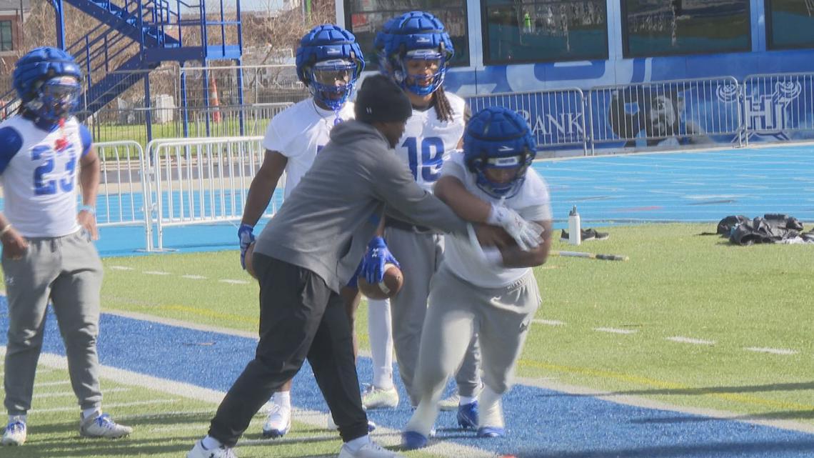 Hampton opens spring football under new coach Van Malone