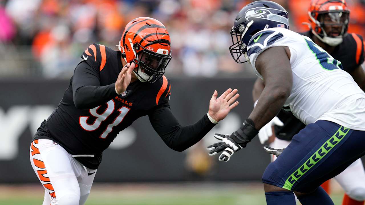 Ravens See ‘a Lot Left in the Tank’ With Trey Hendrickson