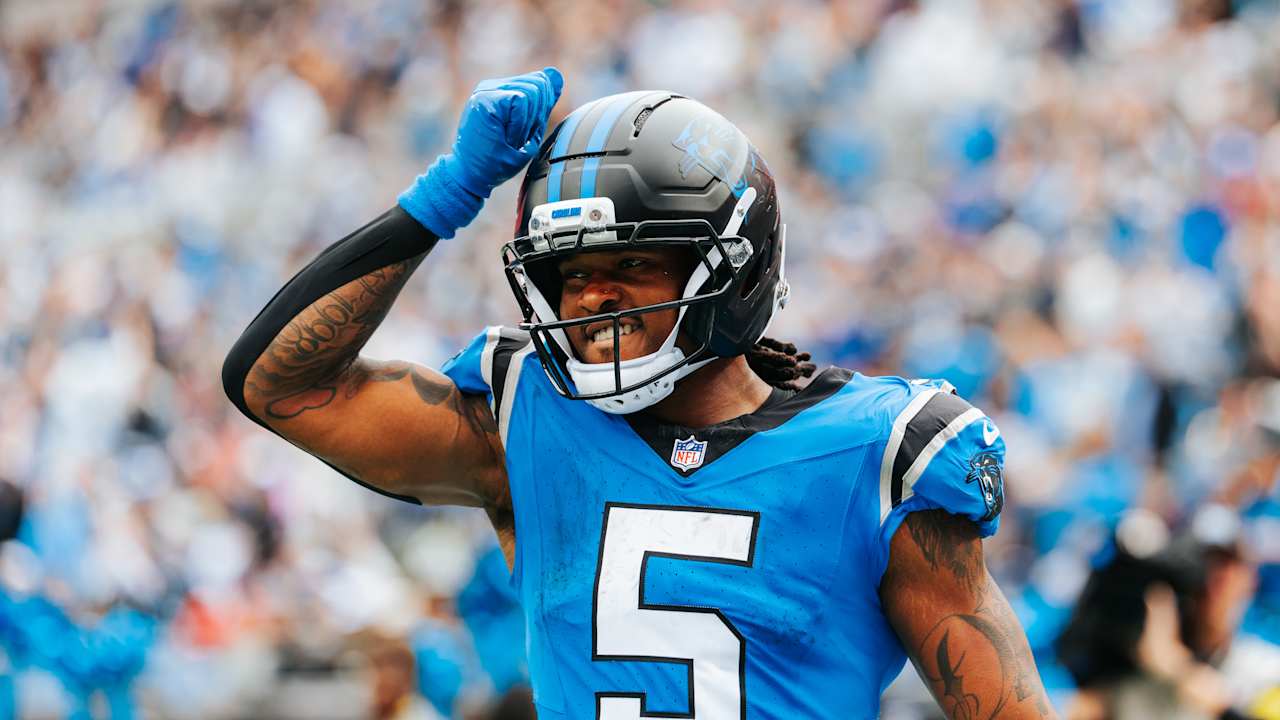 Rico Dowdle has a record-setting day in an emotional game 