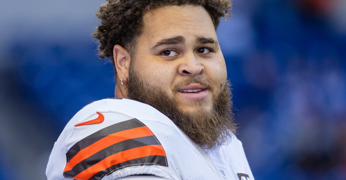 Grading the Chicago Bears signing of Cleveland Browns OT Jedrick Wills