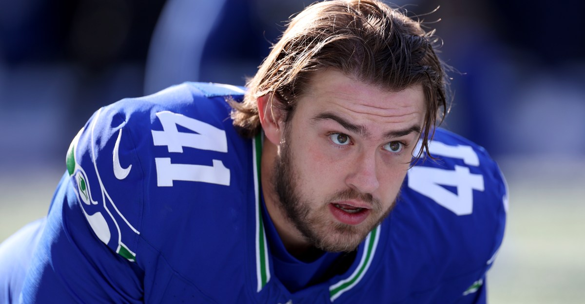 Seahawks free agency 2026: Long snapper Chris Stoll is sticking around