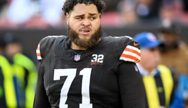 Cleveland Browns: Would the team turn to a familiar OT in free agency?