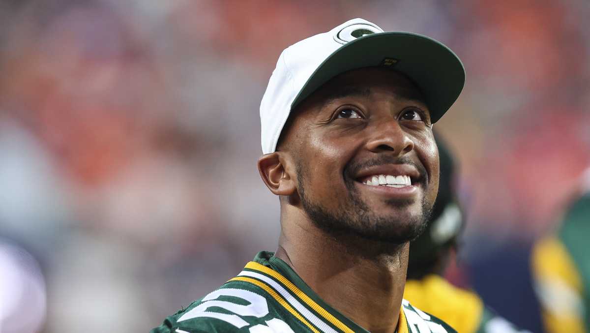 Former Packers RB AJ Dillon, wife expecting second child