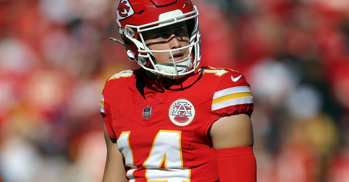 Chiefs tender exclusive rights offer to punter Matt Araiza