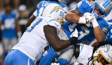 Dallas Cowboys free agent signing Otito Ogbonnia changes things in the middle