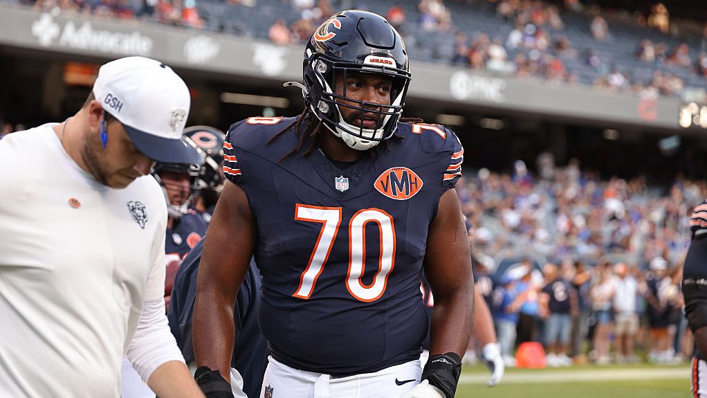 Chicago Bears re-sign LT Braxton Jones in NFL Free Agency: What it means for the team