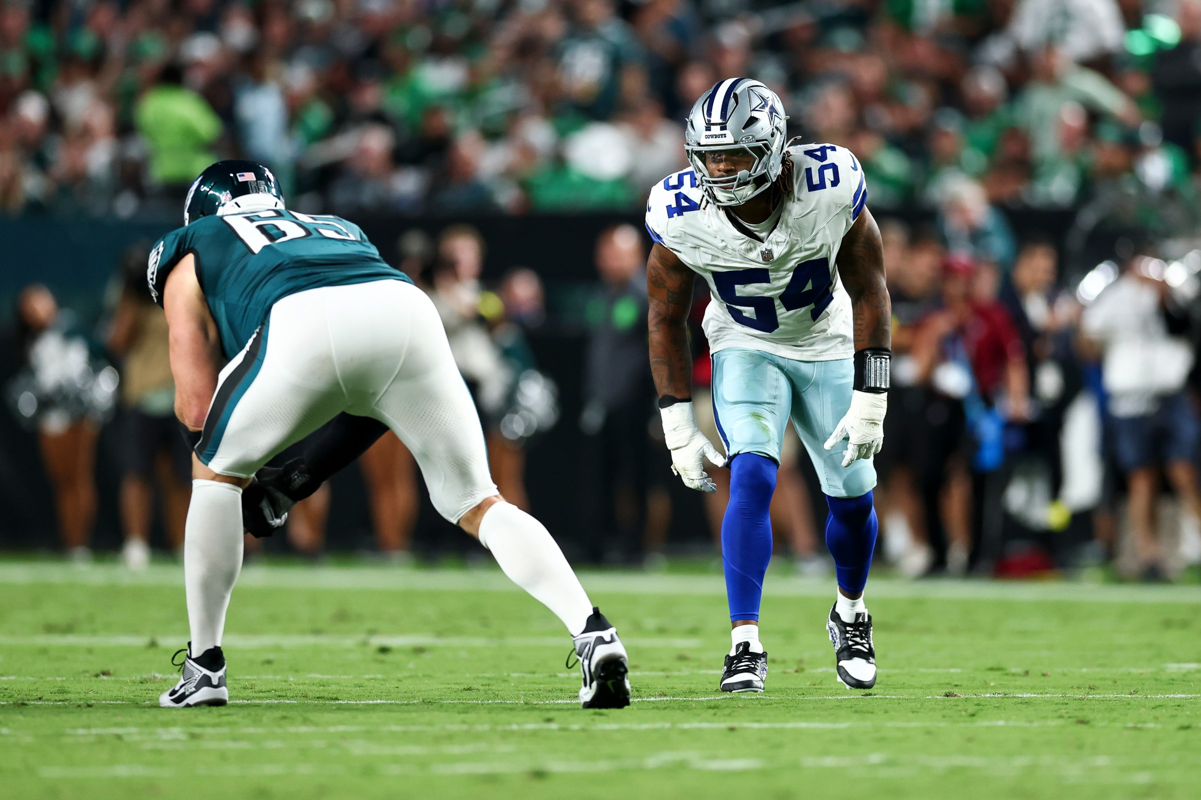 PHILADELPHIA, PENNSYLVANIA - SEPTEMBER 4: Sam Williams #54 of the Dallas Cowboys lines up before a play during an NFL football game against the Philadelphia Eagles at Lincoln Financial Field on September 4, 2025 in Philadelphia, Pennsylvania. (Photo by Kevin Sabitus/Getty Images)
