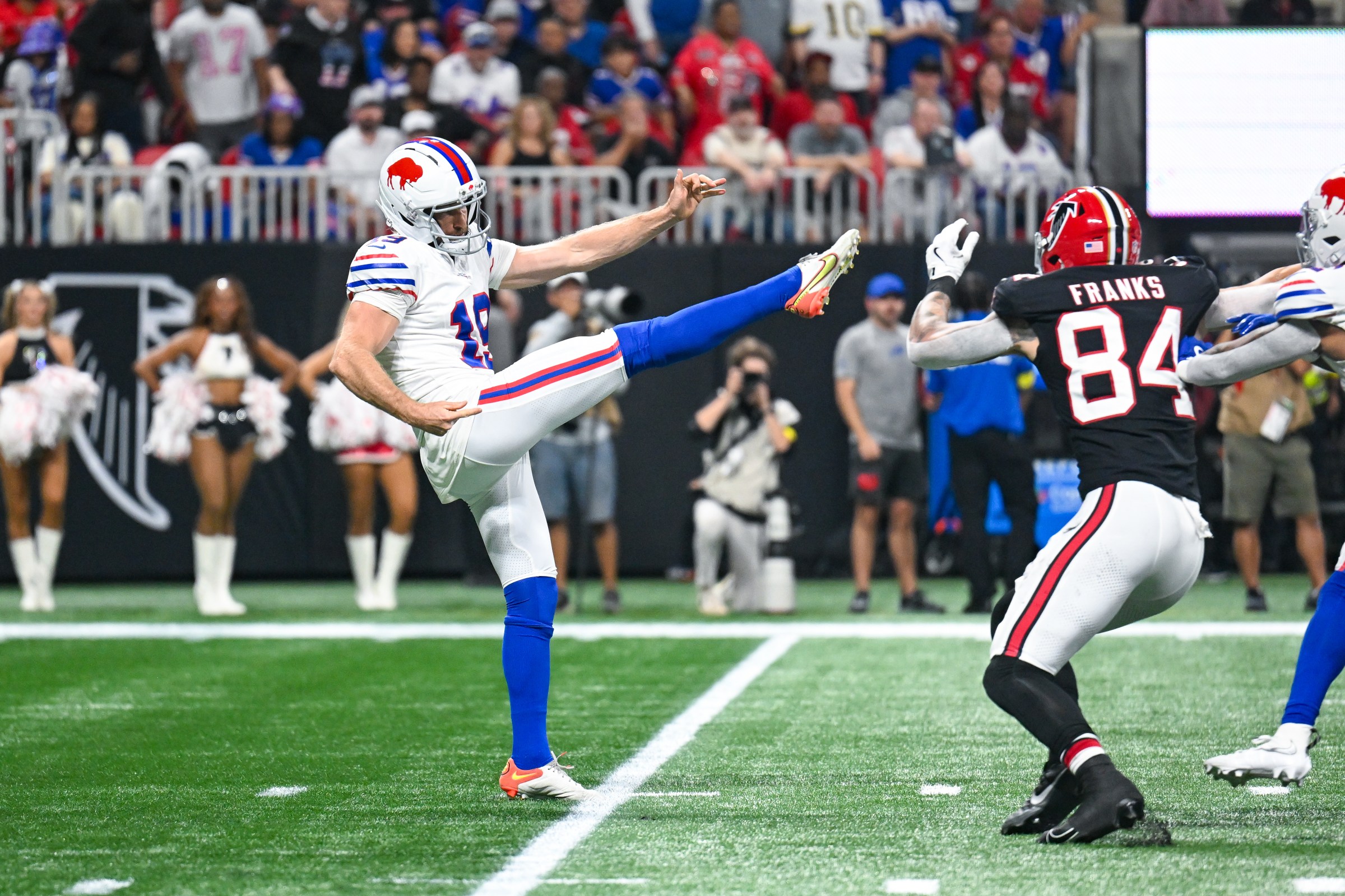 ATLANTA, GA - OCTOBER 13: Buffalo punter Mitch Wishnowsky (19) punts the ball during the NFL game between the Buffalo Bills and the Atlanta Falcons on October 13th, 2025 at Mercedes-Benz Stadium in Atlanta, GA. (Photo by Rich von Biberstein/Icon Sportswire via Getty Images)