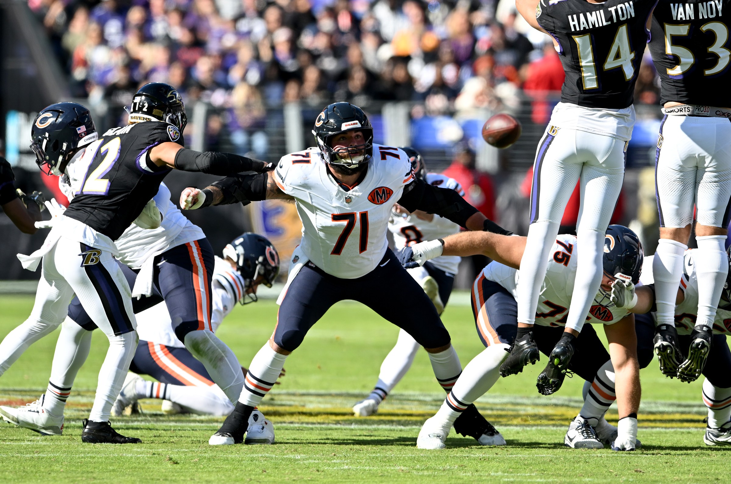 BALTIMORE, MARYLAND - OCTOBER 26: Ryan Bates #71 of the Chicago Bears blocks against the Baltimore Ravens at M&T Bank Stadium on October 26, 2025 in Baltimore, Maryland. (Photo by G Fiume/Getty Images)