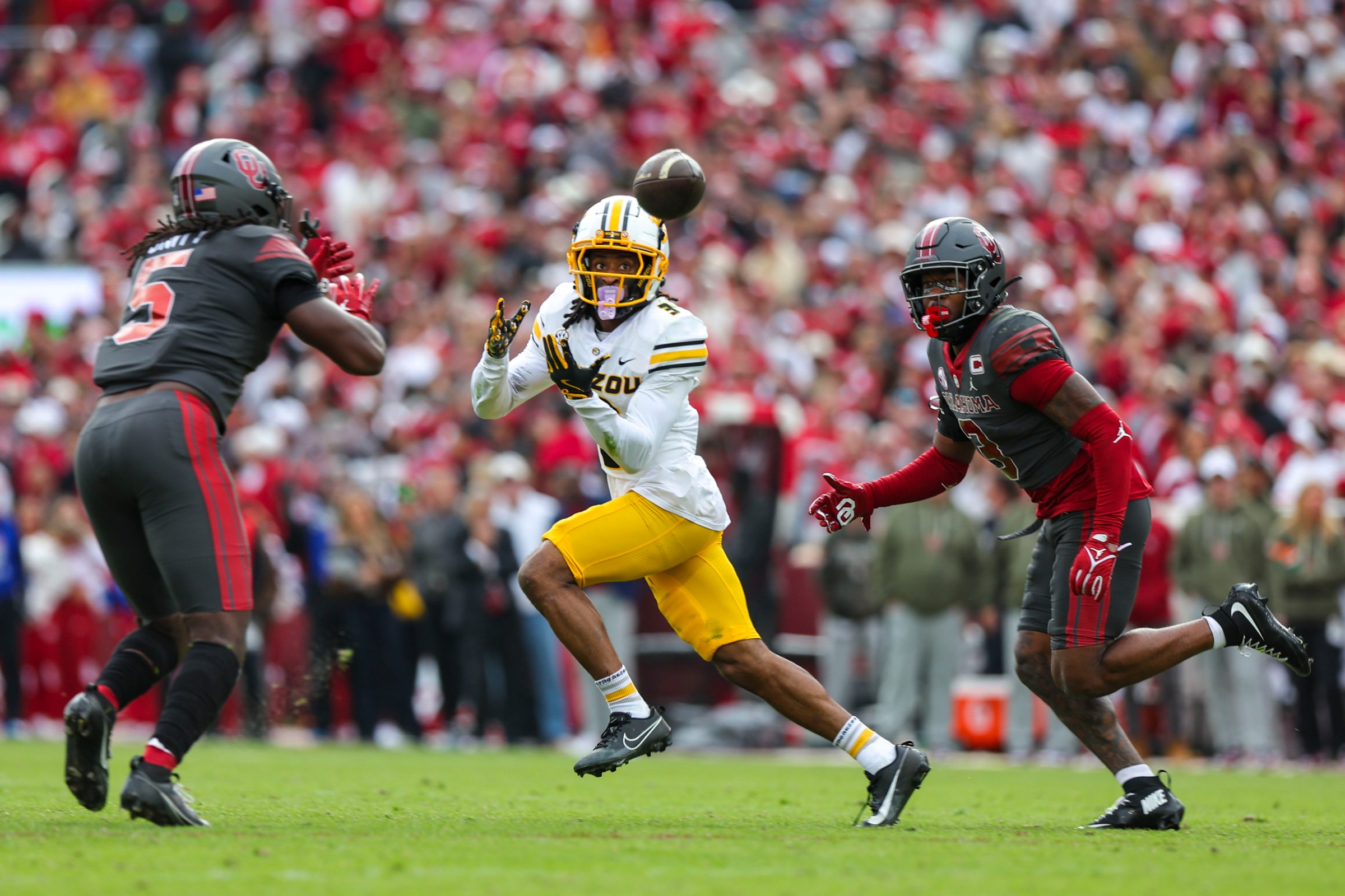NORMAN, OK - NOVEMBER 22: Missouri Tiger wider receiver Kevin Coleman Jr. (3) looks to catch a pass during the college football game between the Oklahoma Sooners and the Missouri Tigers on November 22, 2025 at Gaylord Family Oklahoma Memorial Stadium in Norman, OK. (Photo by Chad Hamilton/Icon Sportswire via Getty Images)