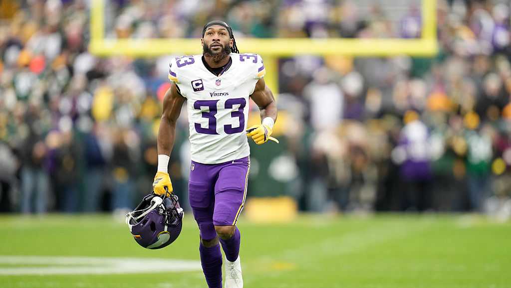 Vikings to trade or cut former Packers RB Aaron Jones