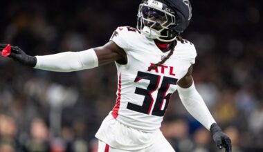 Dolphins add versatile defender in free agency