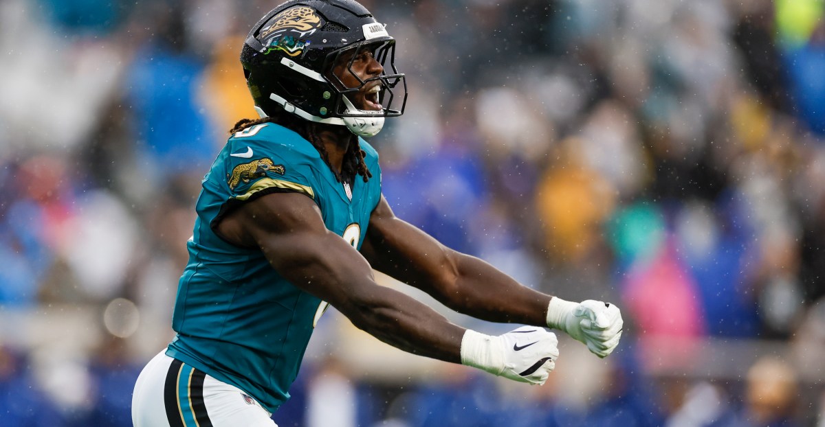Former Jaguars LB Devin Lloyd signs with Panthers