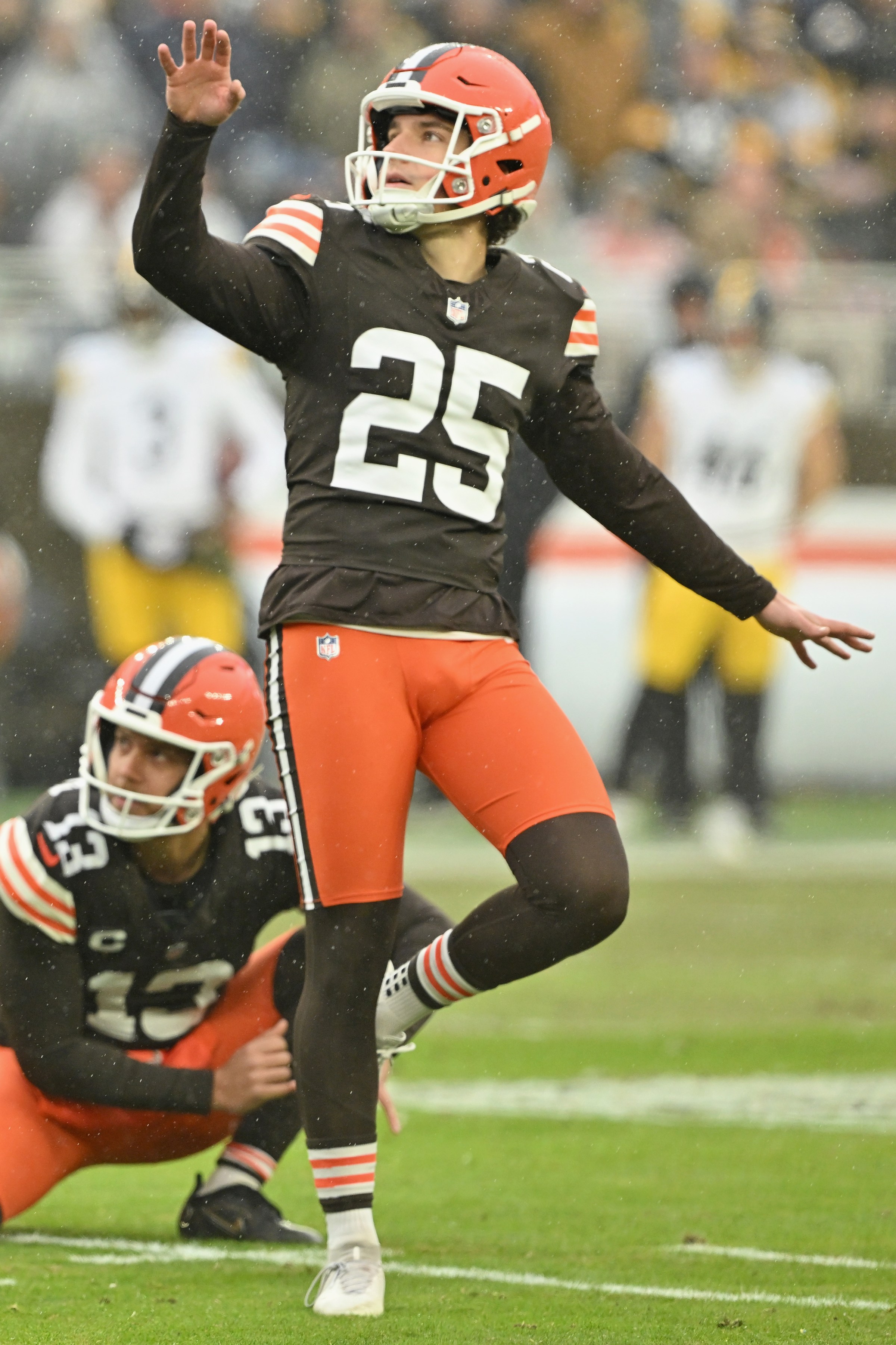 CLEVELAND, OHIO - DECEMBER 28: Andre Szmyt #25 of the Cleveland Browns kicks a 50 yard field goal during the first quarter of the game against the Pittsburgh Steelers at Huntington Bank Field on December 28, 2025 in Cleveland, Ohio. (Photo by Jason Miller/Getty Images)