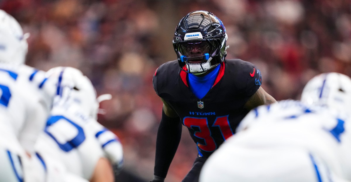 Lions sign Damone Clark to bolster linebacker depth