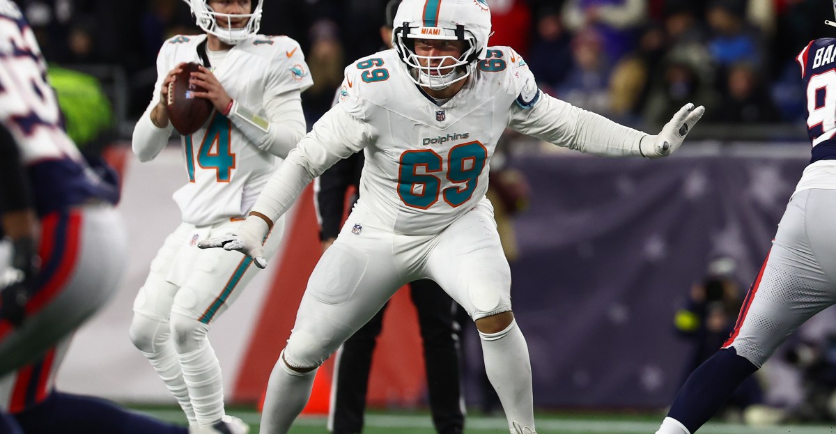 Chargers add another former Dolphins player